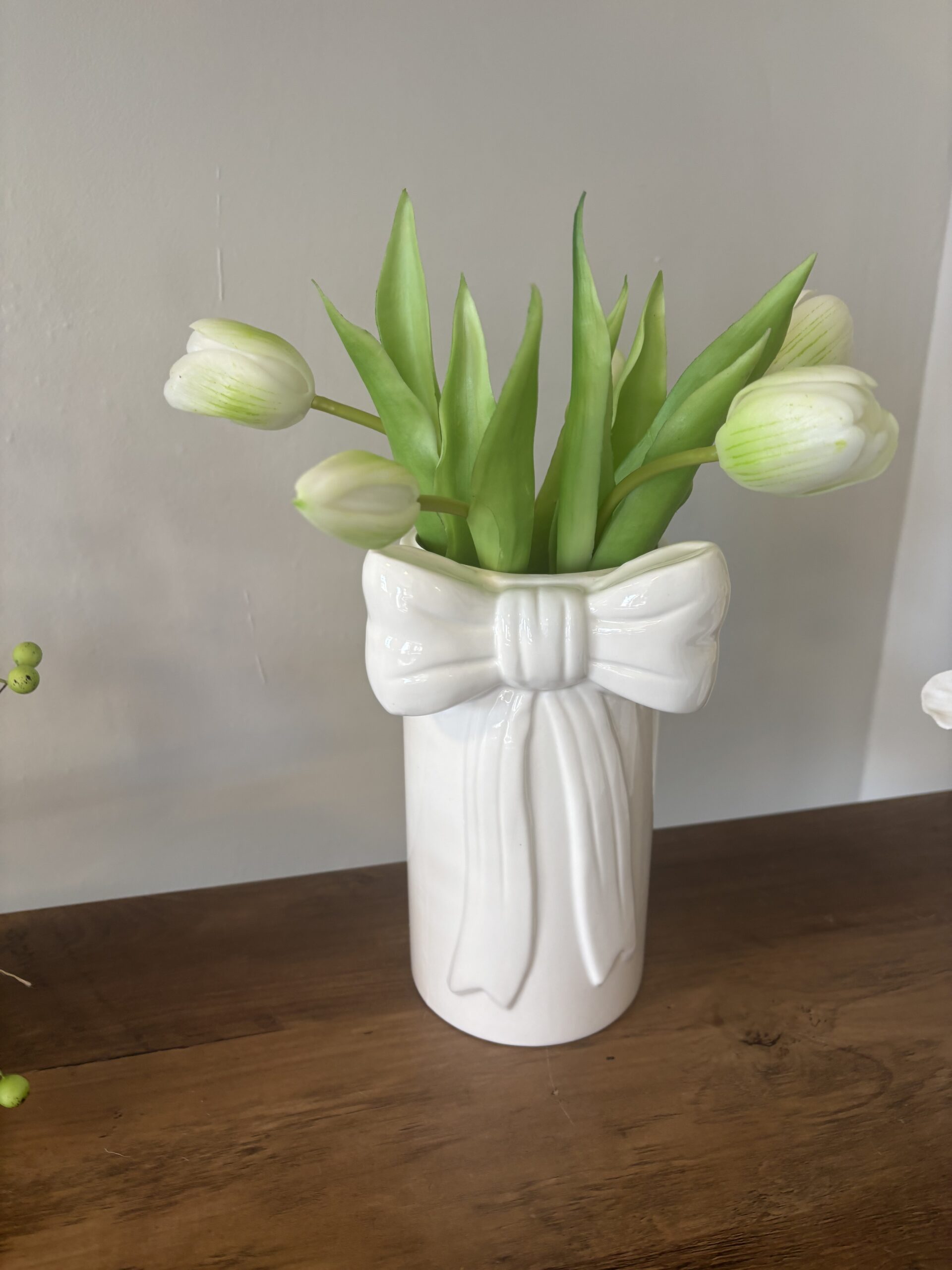 white bow vase