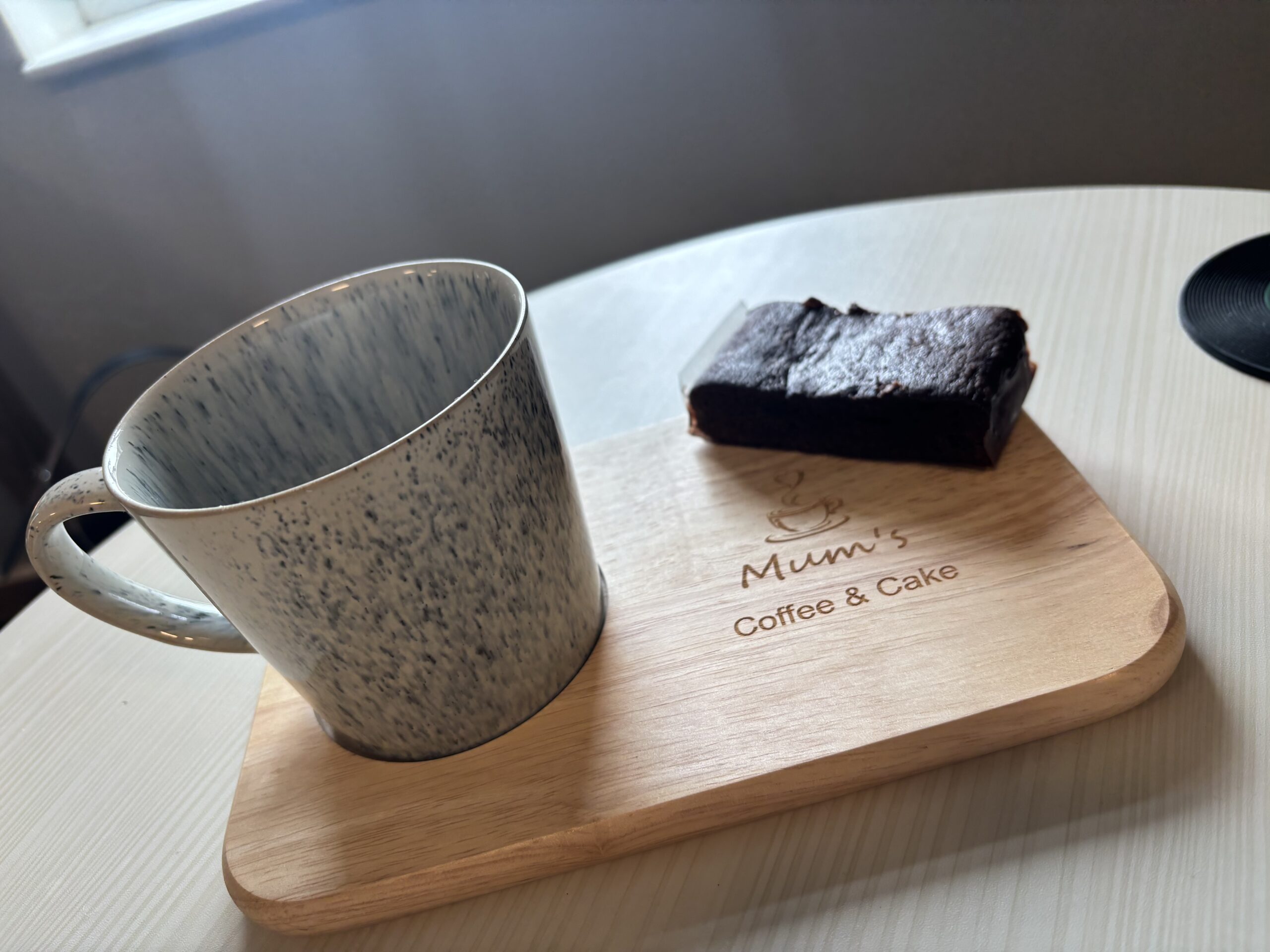 MUMS COFFEE AND CAKE